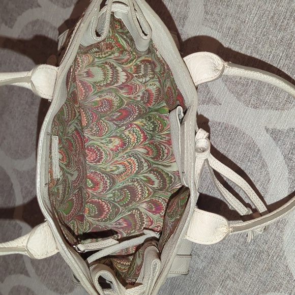 Vintage Y2K Dooney & Bourke Alto Tassel Tote in Bone Leather - Picture 7 of 7